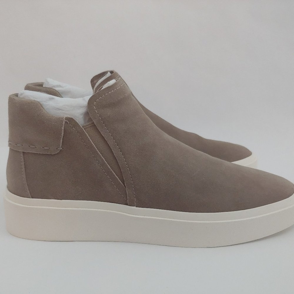 Mint Condition Dolce Vita Vinnie Sneakers